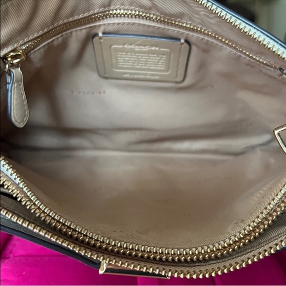 Coach Dreamer Shoulder Bag-GUC - Picture 15 of 15